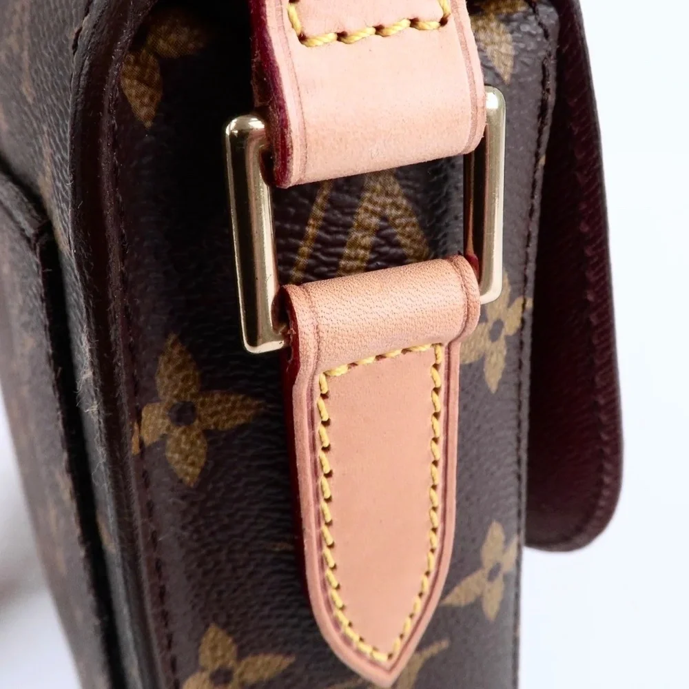 Louis Vuitton Saint Cloud MM Crossbody - Picture 6 of 13